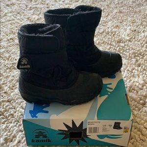 Snow boots